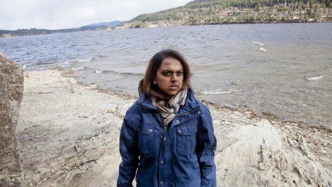 BLE PLUKKET OPP: Khamshajiny Gunaratnam la på svøm fra denne odden mot fastlandet. Kort tid etter dukket Breivik opp på samme sted.Foto: Sveinung U. Ystad BLE PLUKKET OPP: Khamshajiny Gunaratnam la på svøm fra denne odden mot fastlandet. Kort tid etter dukket Breivik opp på samme sted.Foto: Sveinung U. Ystad