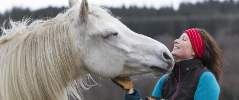 Hester l�rer kvinner med spiseforstyrrelser n�rhet