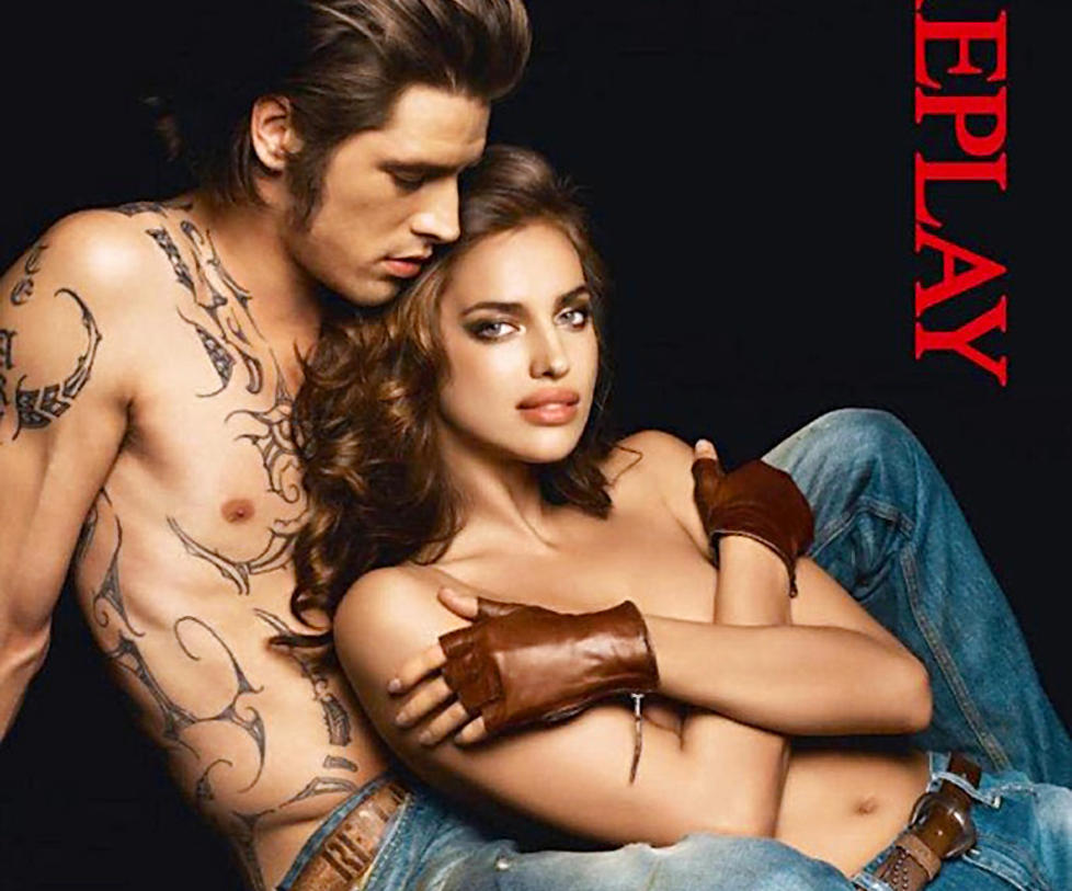 NEKTER: Irina Shayk �nsker ikke � posere for Playboy, men har ingenting imot � stille toppl�s for det italienske jeansmerket Replay. Foto: Stella Pictures.