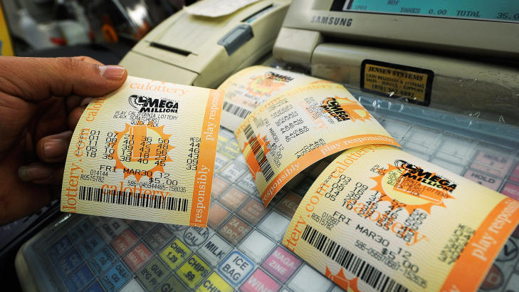 MILLIARD-LODD: Det har aldri blitt solgt så mange Mega Millions lodd som før denne trekningen som ble holdt 30. mars. Gevinsten var på hele 640 millioner dollar, og ble fordelt på tre vinnere. Foto: Kevork Djansezian / Getty Images / AFP / NTB Scanpix MILLIARD-LODD: Det har aldri blitt solgt så mange Mega Millions lodd som før denne trekningen som ble holdt 30. mars. Gevinsten var på hele 640 millioner dollar, og ble fordelt på tre vinnere. Foto: Kevork Djansezian / Getty Images / AFP / NTB Scanpix