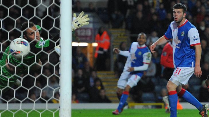 SUSER: Blackburn-keeper Paul Robinson burde kanskje ha gjort det bedre, men Antonio Valencias 1-0-scoring kom overraskende og knallhardt.Foto: SCANPIX/AFP/ANDREW YATES SUSER: Blackburn-keeper Paul Robinson burde kanskje ha gjort det bedre, men Antonio Valencias 1-0-scoring kom overraskende og knallhardt.Foto: SCANPIX/AFP/ANDREW YATES