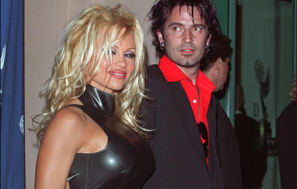 SEXTAPENS BESTEFORELDRE: Pamela Anderson og Tommy Lee tjente en god slant p� sine ekteskapelige eskapader.  Foto: Stella Pictures