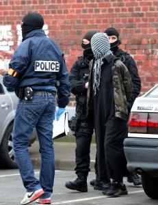 Flere arrestert i politiaksjoner i Frankrike