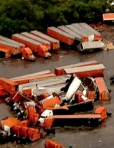 Trailerne var sjansel�se i m�tet med tornadoen