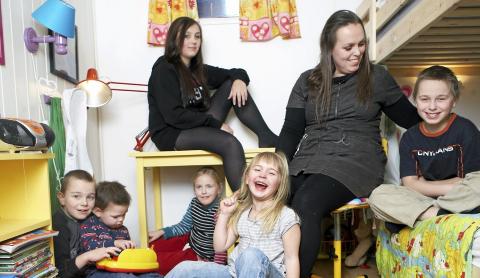 STORFAMILIEN: - Barna mine lærte raskt at de må ta hensyn til hverandre, sier mamma Linda Hagen. Geir Dokken STORFAMILIEN: - Barna mine lærte raskt at de må ta hensyn til hverandre, sier mamma Linda Hagen. Geir Dokken