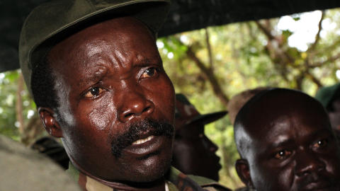 MOT BARNEARBEID LRA-leder Joseph Kony er ettersøkt for svært grove krigsforbrytelser. Foto: Stuart Price / AFP Photo MOT BARNEARBEID LRA-leder Joseph Kony er ettersøkt for svært grove krigsforbrytelser. Foto: Stuart Price / AFP Photo