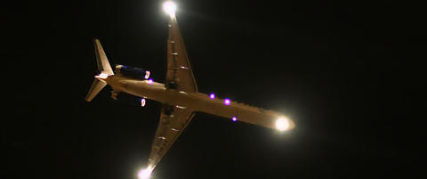 - Jeg hilser alltid h�flig ved � blinke med landingslysene