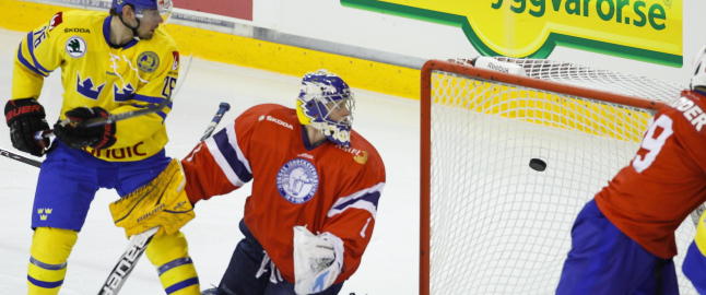 Hockeygutta fikk enda mer juling av Sverige
