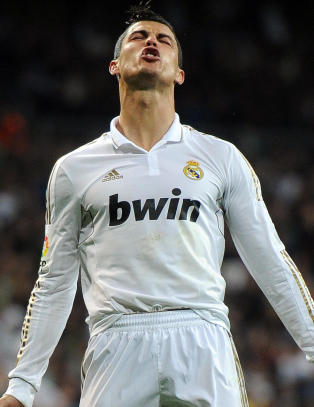 - 80 000 mennesker s� at vi ble forfulgt av dommeren