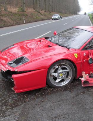 J�rg (53) ofret Ferrarien sin for � redde et pinnsvin