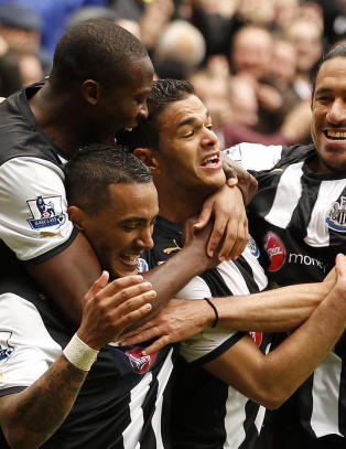 Newcastle puster Spurs i nakken