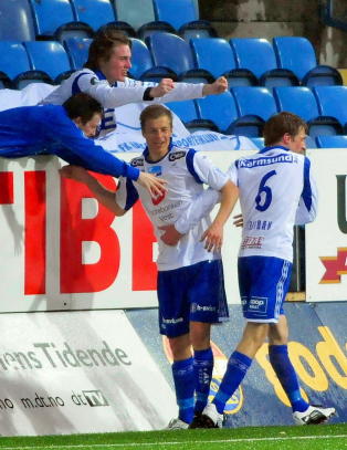 - Godset trillet ball i hatt med oss til tider