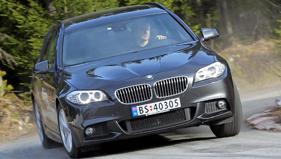 FORT NOK: Selv om nye BMW 525dAT xDrive mangler to sylindre og en liter sylindervolum, g�r det mer enn kjapt nok unna. FOTO: Terje Bj�rnsen