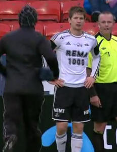 Her mener RBK-fansen at Sogndal-terapauten drøyer tid