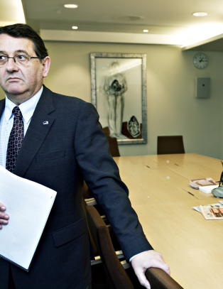 - Vanlig for Støre å stå på sitt