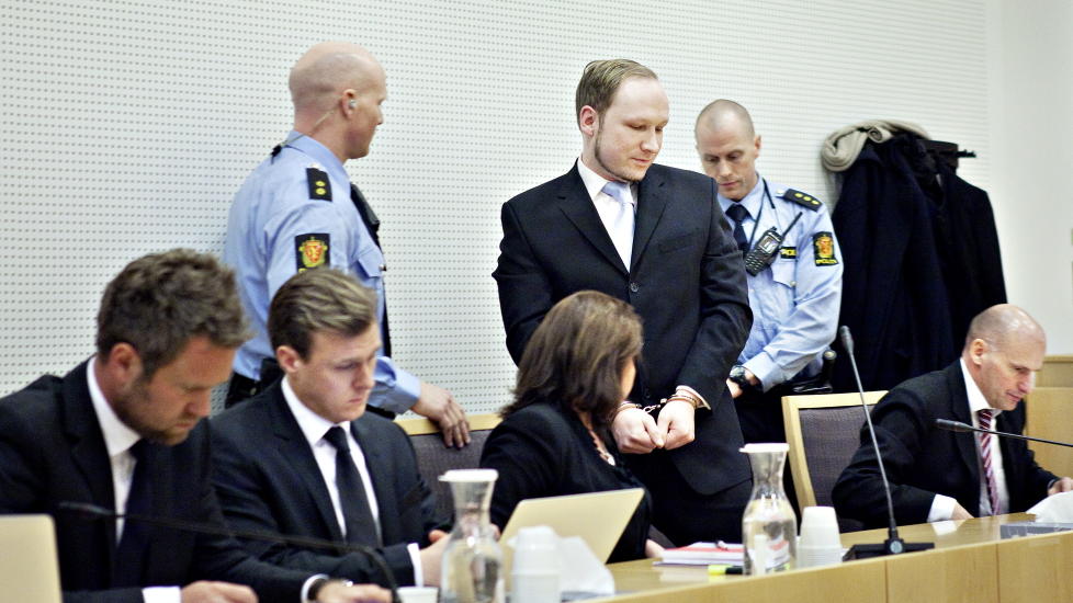FRAM OG TILBAKE: Terortiltalte Anders Behring Breivik har endret sin beskrivelse av hva det hemmelige brorskapet Knights Templar er og ikke er under politiavh�r. N� er han redd for � bli oppfattet som at det hele bare er oppspinn, slik politiet mener det er. Foto: Nina Hansen / Dagbladet