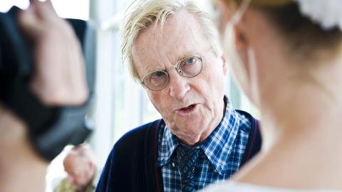- MYE TIL: Advokat Tor Erling Staff har inntrykk av at det skal mye til for å etterforske politiansatte.
Foto: Håkon Eikesdal/Dagbladet - MYE TIL: Advokat Tor Erling Staff har inntrykk av at det skal mye til for å etterforske politiansatte.
Foto: Håkon Eikesdal/Dagbladet