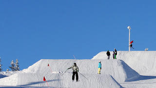NOK SNØ: I Trysil går fortsatt alle heiser og alt er åpent. Foto: HILDE SCJERVE NOK SNØ: I Trysil går fortsatt alle heiser og alt er åpent. Foto: HILDE SCJERVE