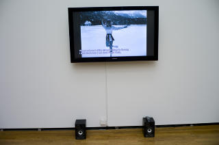 Halvdokumentarisk: Kunstsenteret inviterte den norske kunstneren Birgitte Sigmundstad til å skape et verk basert på senterets arkiver og Sonja Henies historie. Filmen «Samleren» bør sees først av alt, mener Dagbladets anmelder. Foto: Tomm W. Christiansen Halvdokumentarisk: Kunstsenteret inviterte den norske kunstneren Birgitte Sigmundstad til å skape et verk basert på senterets arkiver og Sonja Henies historie. Filmen «Samleren» bør sees først av alt, mener Dagbladets anmelder. Foto: Tomm W. Christiansen