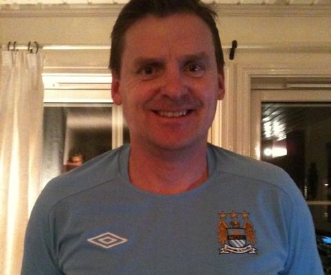 CITY VINNER: Einar Barth har vært City-supporter gjennom mange tunge år. Nå mener han det endelig blir ligagull. Foto: Privat CITY VINNER: Einar Barth har vært City-supporter gjennom mange tunge år. Nå mener han det endelig blir ligagull. Foto: Privat