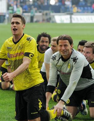 Dortmund p� st� kurs mot nytt seriegull etter Bayern-feilskj�r