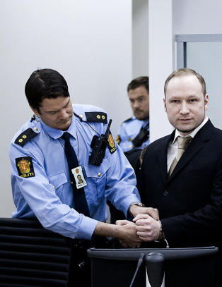 Breiviks verden stopper ved hans plastisk opererte nese