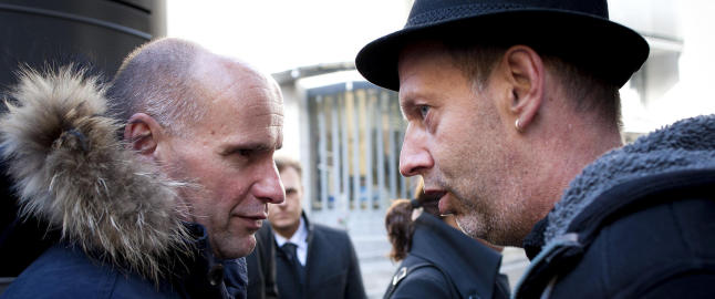 - Det er sterkt gjort av deg � forsvare Breivik