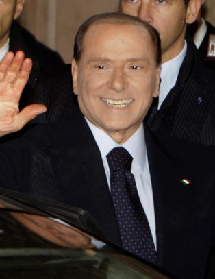- Kvinner i nonnekostymer strippet for Berlusconi
