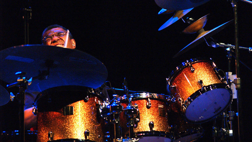 OVERVELDENDE: Jack DeJohnette i full utfoldelse er stadig en overveldende opplevelse, og albumet �Sound Travels� byr p� mange eksempler. FOTO: TERJE MOSNES