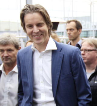 - HAR SETT VERRE: Viasat-reporter Jan �ge Fj�rtoft bekrefter opphetet stemning, men sier han har sett verre i spillertunneler f�r. 
Foto: LISE �SERUD / NTB SCANPIX