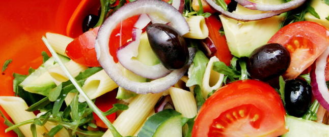 Svensk politimann bestukket med salat