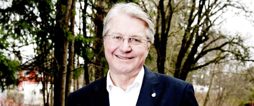 Hoppet i havet for � redde kamerat i sjalusidrama