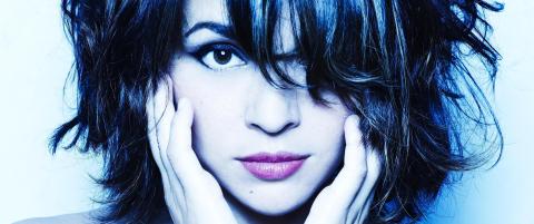 Norah Jones fl�rter med sin indre vamp