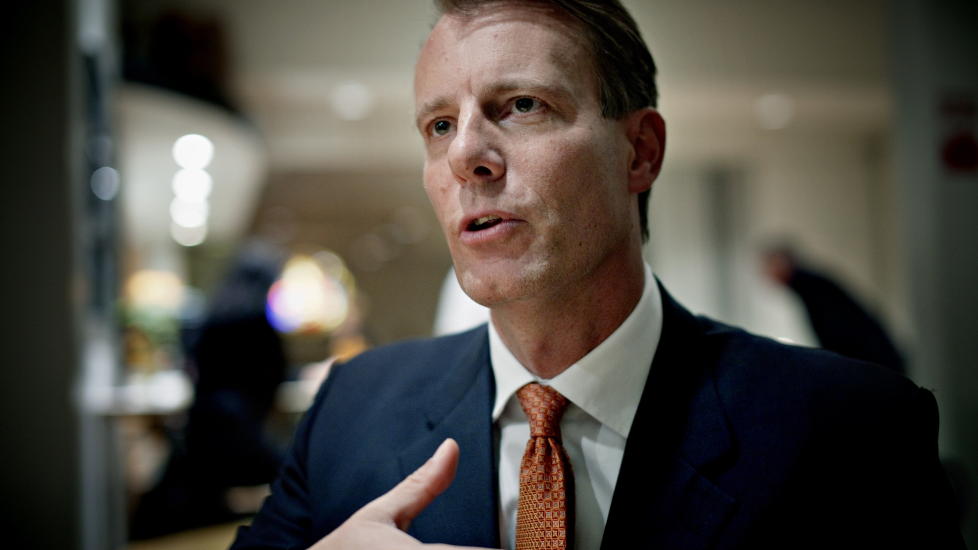 TREFFES P� TWITTER: Norges rikeste mann ogs� er flink til � tvitre om �lpriser, dype utringninger og dobes�k under hestestevner, skriver spaltist Kjetil Rolness.   Foto: Krister S�rb� / Dagbladet
