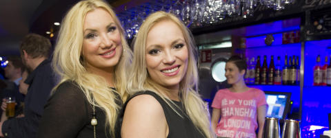 Bestevenninnene ble nektet haik med privatfly