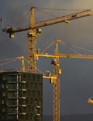 Mekling p� overtid for byggeindustrien