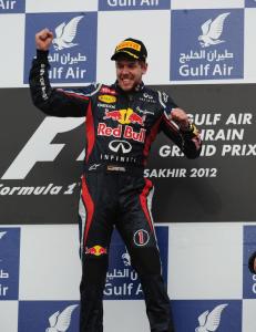 Vettel vant  i Bahrain samtidig som gatekampene raste