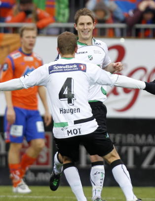 Ubeseirede Hønefoss hakket AaFK i fillebiter