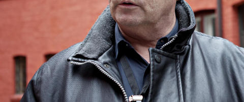 - Folk satt og ristet p� hodet
