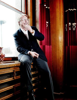 Fabian Stang advarte Slottet mot � hedre Linstad