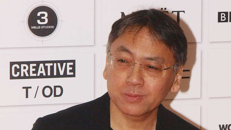LEKEN FORTELLER: Japansk-britiske Kazuo Ishiguro skriver lekne og hjerteskj�rende noveller i verdensklasse. Foto: Max Nash/AFP Photo