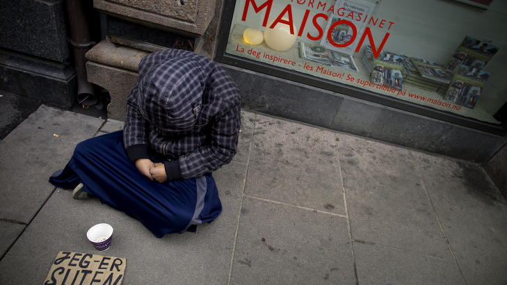 - JEG ER SULTEN: Flere av tiggerne sier de har reist til og fra Norge i seks år. Tiggerne er tydelige i bybildet i Oslo. Foto: Tomm W. Christiansen/Dagbladet - JEG ER SULTEN: Flere av tiggerne sier de har reist til og fra Norge i seks år. Tiggerne er tydelige i bybildet i Oslo. Foto: Tomm W. Christiansen/Dagbladet