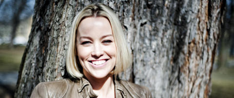 Hanne Sørvaag poserer toppløs for manneblad