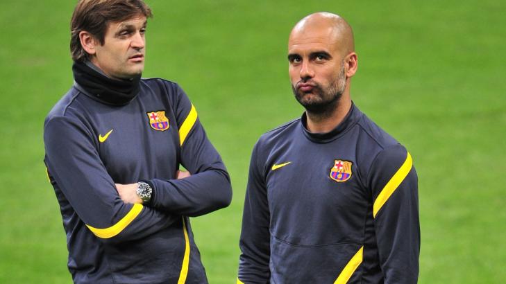 OVERTAR: Pep Guardiola (t.h) gir seg i Barcelona. Tito Vilanova (t.v) overtar. Foto: AFP PHOTO / GIUSEPPE CACACE OVERTAR: Pep Guardiola (t.h) gir seg i Barcelona. Tito Vilanova (t.v) overtar. Foto: AFP PHOTO / GIUSEPPE CACACE