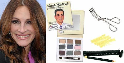 MATTE SKYGGER: Et stikkord n�r rynkene melder seg er matte toner, som p� Julia Roberts her. En lys kajal p� v�tkanten p� �yet �pner og frisker opp �ynene. FOTO: Stella og produsentene