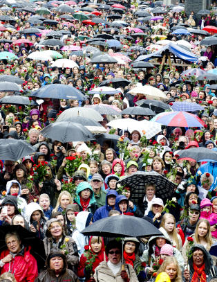 Mye ros og noe ris til Norge etter rosetog