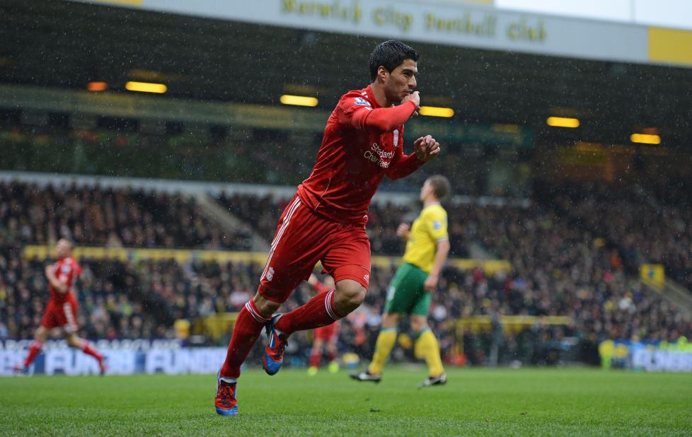 VERDENSKLASSE: Luis Suarez har v�rt den offensive drivkraften i Liverpool, men har sl�st med sjansene gjennom hele sesongen. Mot Norwich holdt ogs� avslutningene hans verdensklasse.Foto: AFP PHOTO/ADRIAN DENNIS/NTB scanpix