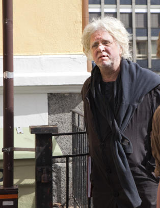 - Holder muligheten for å anke åpen