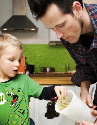Leo (3) og Ask (4) spiste seg friske