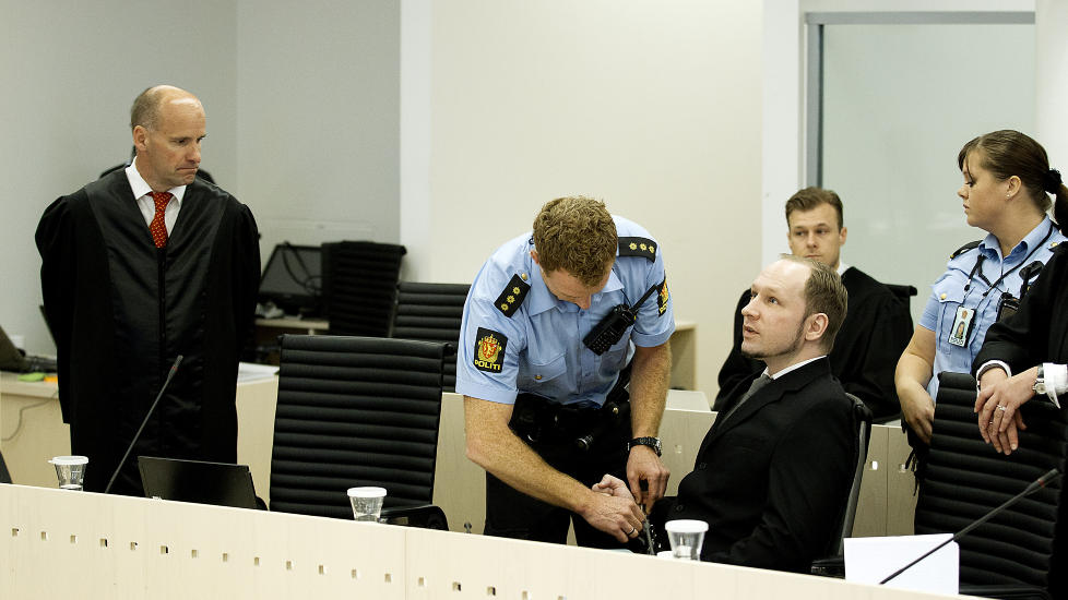 LURTE SIKKERHETSVAKTA: Anders Behring Breivik lurte en vakt til � kalle p� MS �Thorbj�rn�. B�de vakta og skipperen forklarte seg i retten i dag. Foto: Bj�rn Langsem / Dagbladet